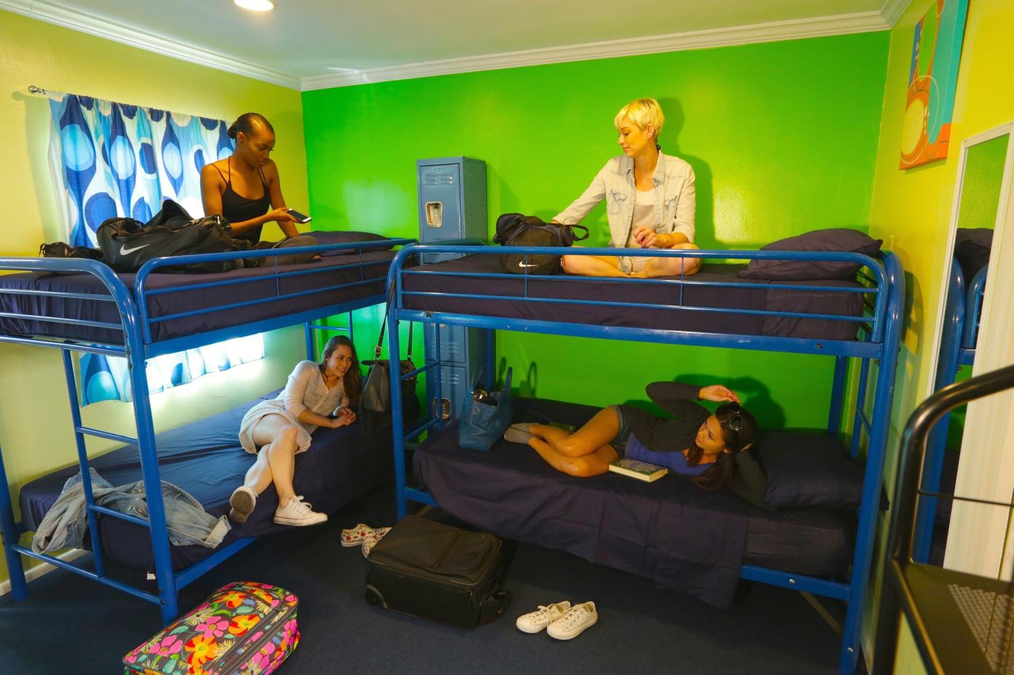 Banana Bungalow Hollywood Hotel & Hostel ลอสแอนเจลิส ภายนอก รูปภาพ